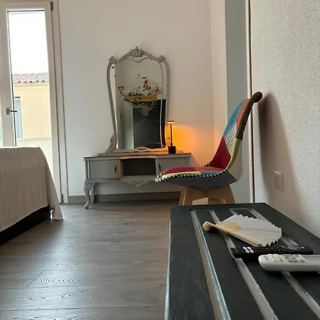 Jimy House أولبيا